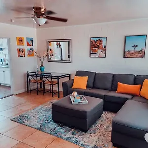*free Parking Near Strip Cozy 2br Side: A Holiday home