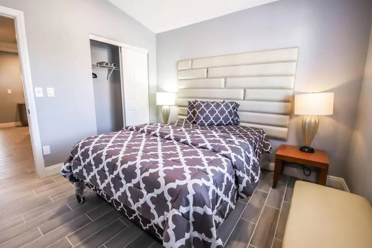 Spacious Stylish And Convenient Las Vegas Holiday home