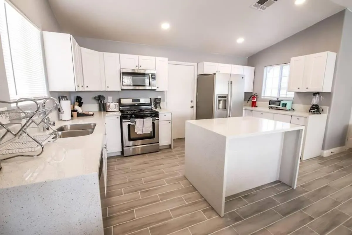 Spacious Stylish And Convenient Las Vegas Holiday home