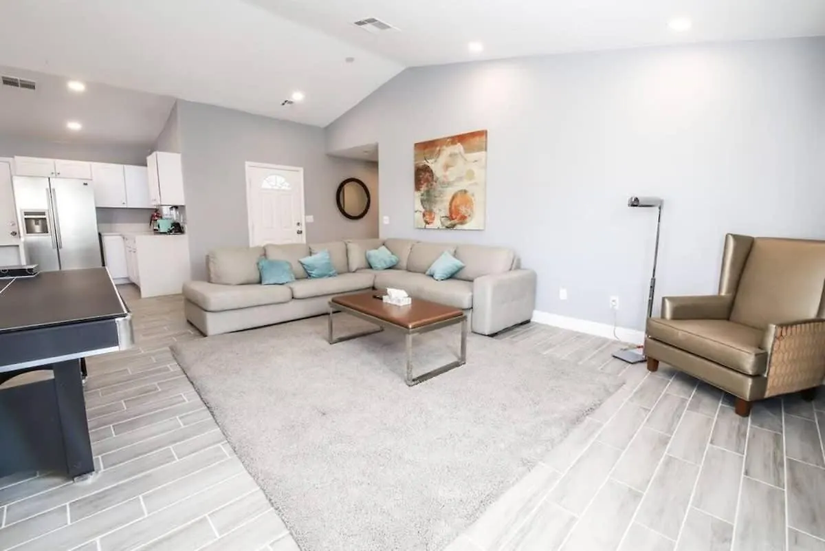 Spacious Stylish And Convenient Las Vegas Holiday home
